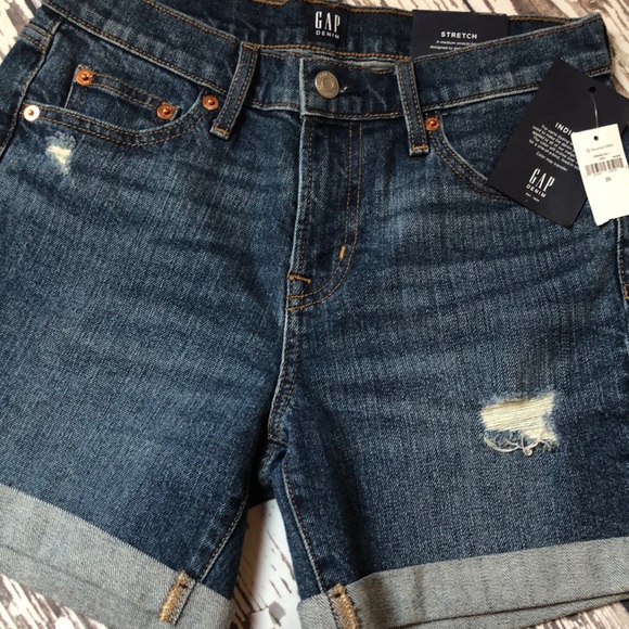 5” Gap Distressed Shorts - Picture 2 of 7